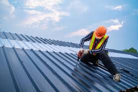 Best Roof Insulation Installation  in Oak Trail Shores, TX